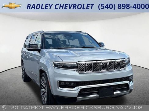 Used 2024 Jeep Grand Wagoneer L Series III AWD/4WD image 23
