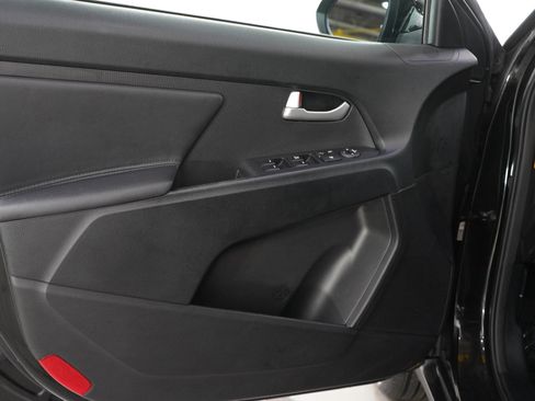 Used 2013 Kia Sportage LX FWD image 18