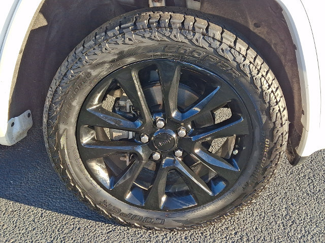 Used 2020 Jeep Grand Cherokee Altitude AWD/4WD image 11