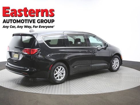 Used 2023 Chrysler Voyager LX FWD image 40