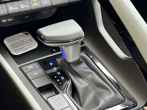 New 2026 Hyundai Elantra Limited image 18