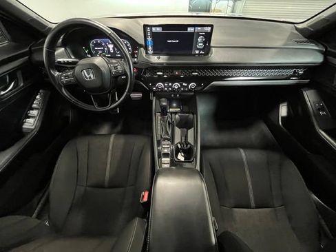 Used 2025 Honda Accord Sport image 16