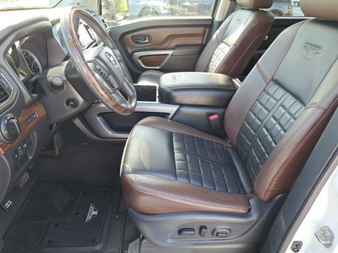 Used 2017 Nissan Titan Platinum Reserve image 21
