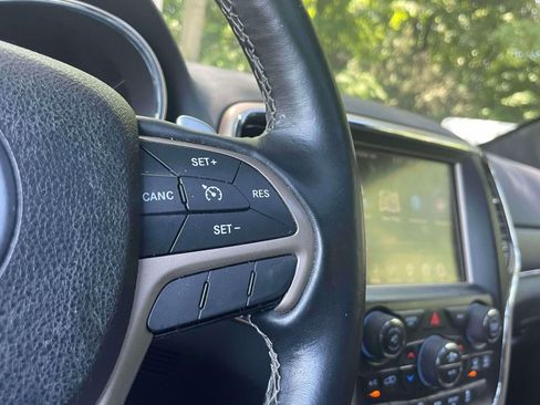 Used 2016 Jeep Grand Cherokee Limited AWD/4WD image 22