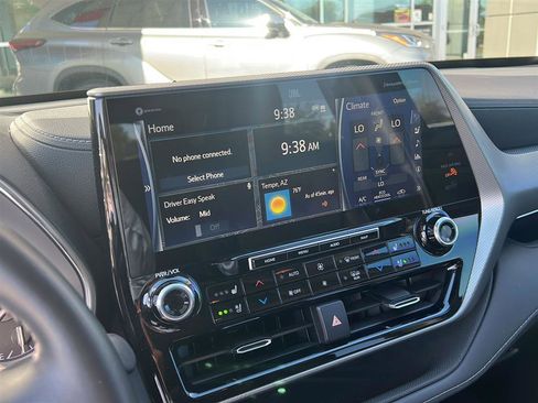 Used 2022 Toyota Highlander Platinum image 5