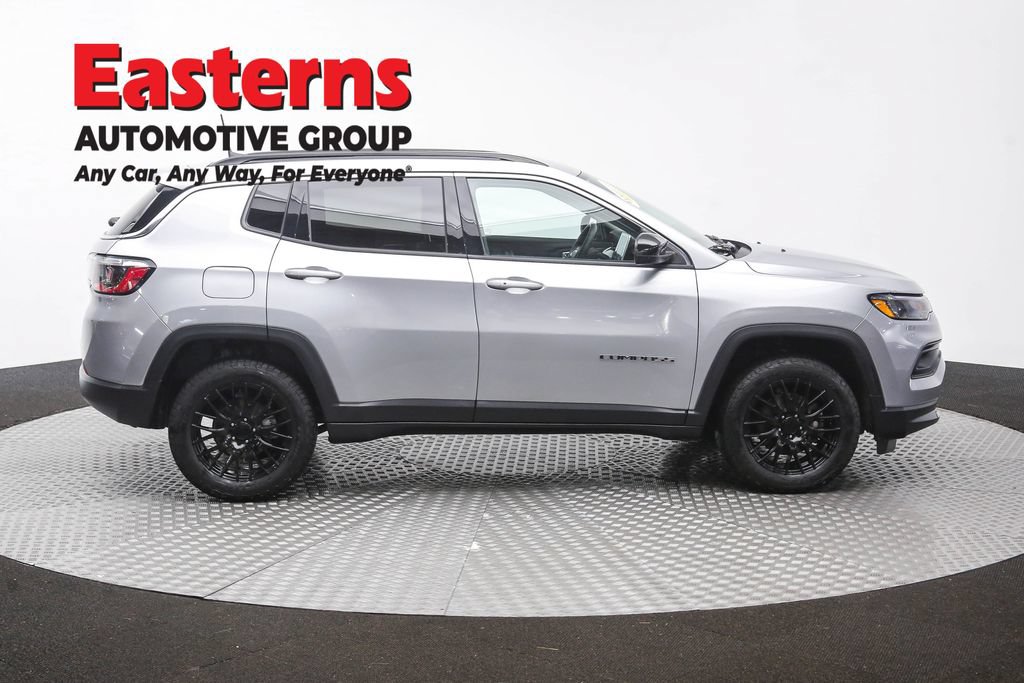 Used 2022 Jeep Compass Latitude AWD/4WD image 5