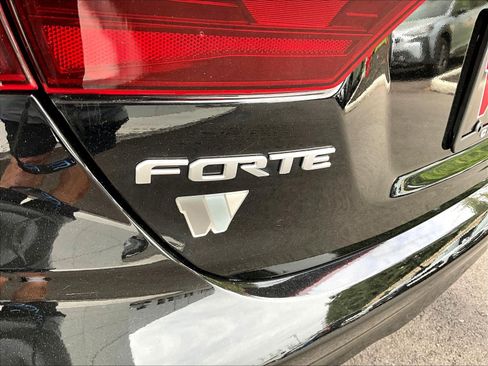 Certified 2023 Kia Forte LXS w/ LXS Technology Package FWD image 24