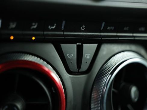 Used 2018 Chevrolet Camaro SS image 39