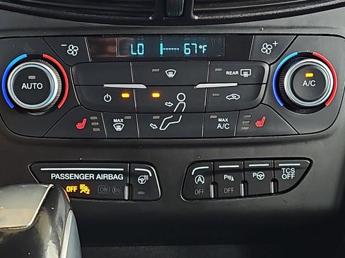 Used 2018 Ford Escape Titanium AWD/4WD image 26