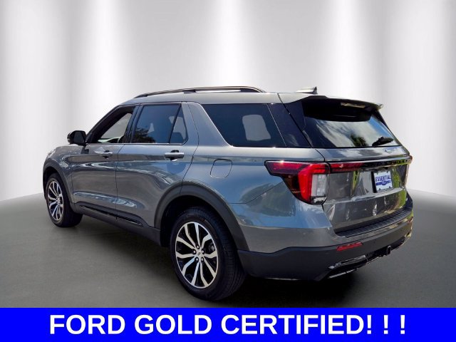 Certified 2025 Ford Explorer ST-Line AWD/4WD image 3