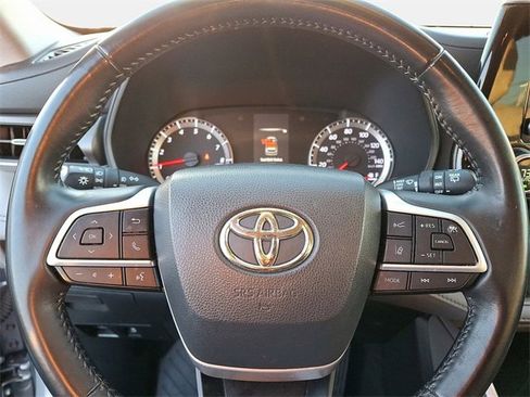 Certified 2022 Toyota Highlander LE image 23