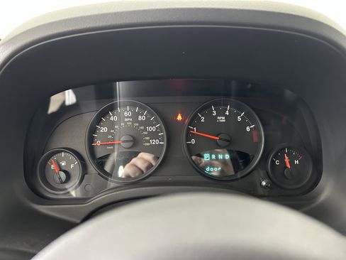 Used 2012 Jeep Patriot Latitude w/ Sun/Sound Group AWD/4WD image 16