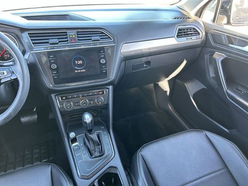 Used 2021 Volkswagen Tiguan SE FWD image 13