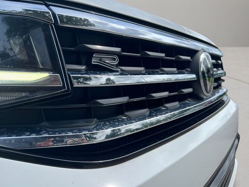 Used 2021 Volkswagen Atlas Cross Sport SEL R-Line FWD image 33