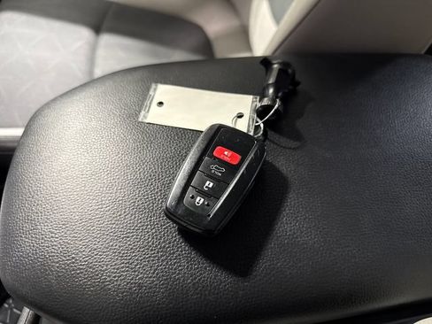 Used 2024 Toyota RAV4 XLE w/ Convenience Package AWD/4WD image 24