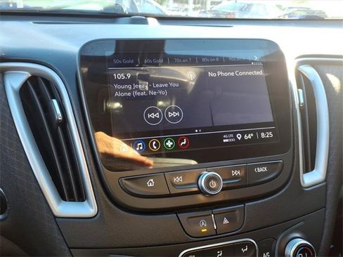 Used 2022 Chevrolet Malibu LT image 19