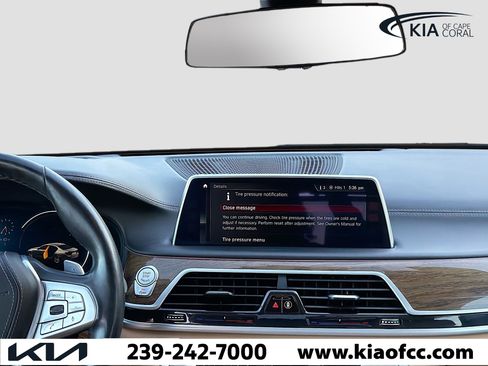 Used 2018 BMW 750i xDrive image 18