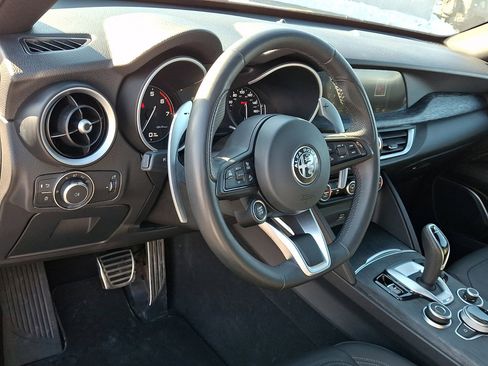 Used 2023 Alfa Romeo Stelvio Sprint image 25