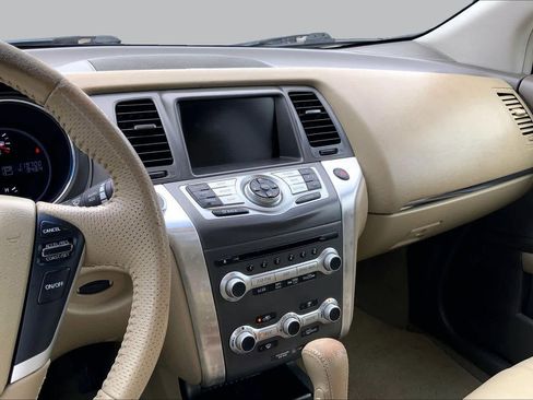Used 2011 Nissan Murano LE w/ Navigation Pkg FWD image 6