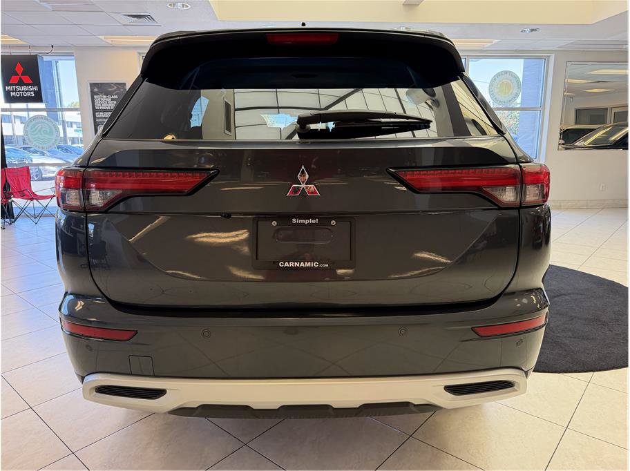 Used 2024 Mitsubishi Outlander FWD image 6