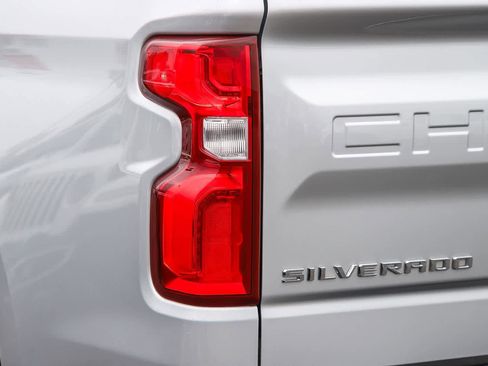 Used 2022 Chevrolet Silverado 1500 RST w/ Safety Package AWD/4WD image 9
