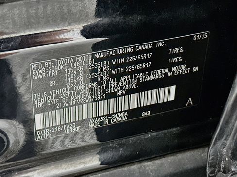 Used 2025 Toyota RAV4 XLE FWD image 12