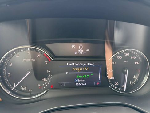 Used 2022 Cadillac XT5 Luxury w/ LPO, ONYX Package FWD image 11