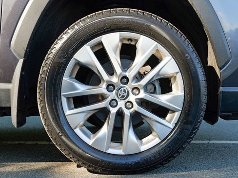 Used 2023 Toyota RAV4 XLE Premium AWD/4WD image 12