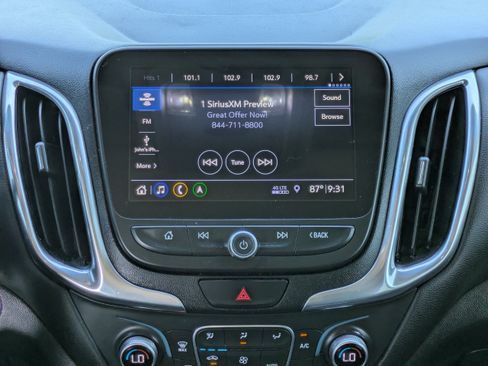 Used 2019 Chevrolet Equinox LT FWD image 17