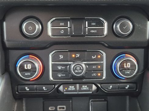 Used 2021 Chevrolet Tahoe Z71 AWD/4WD image 22