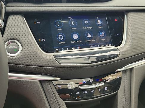 Used 2025 Cadillac XT6 Luxury image 8