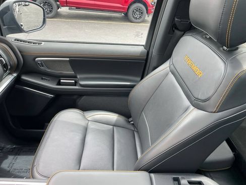 Used 2025 Ford Expedition Tremor AWD/4WD image 27