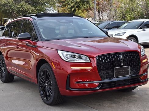 New 2026 Lincoln Corsair Reserve image 3