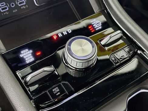Certified 2023 Jeep Grand Cherokee Overland w/ Luxury Tech Group IV AWD/4WD image 27