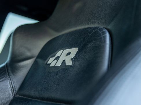Used 2004 Volkswagen R32 image 29