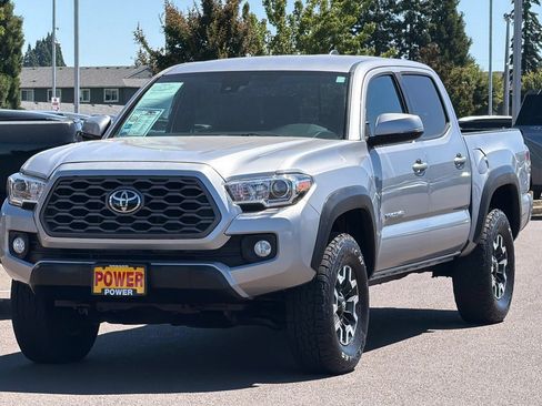 Used 2020 Toyota Tacoma TRD Off-Road w/ Technology Package AWD/4WD image 8