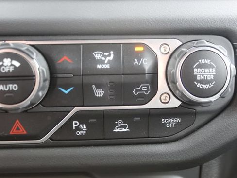 Used 2024 Jeep Wrangler Unlimited Sahara w/ Technology Group AWD/4WD image 22