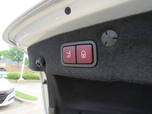 Used 2020 Mercedes-Benz C 300 Sedan w/ Premium Package image 23