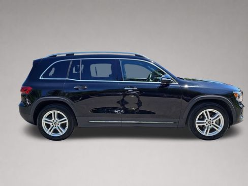 Used 2023 Mercedes-Benz GLB 250 4MATIC image 2