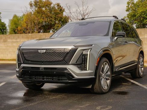 New 2026 Cadillac Vistiq Luxury image 2