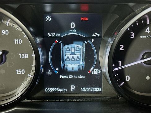 Used 2019 Land Rover Discovery Sport SE image 15