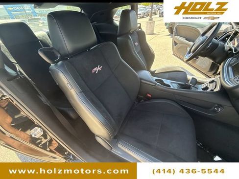 Used 2016 Dodge Challenger R/T Scat Pack w/ Leather Interior Group RWD image 29