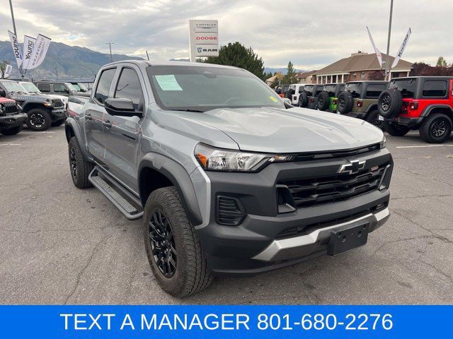 Used 2024 Chevrolet Colorado Trail Boss w/ Technology Package AWD/4WD image 11