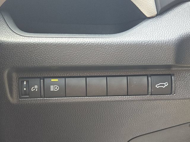 Used 2025 Toyota RAV4 XLE w/ Convenience Package AWD/4WD image 36