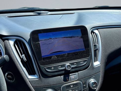 Used 2024 Chevrolet Malibu LS FWD image 17