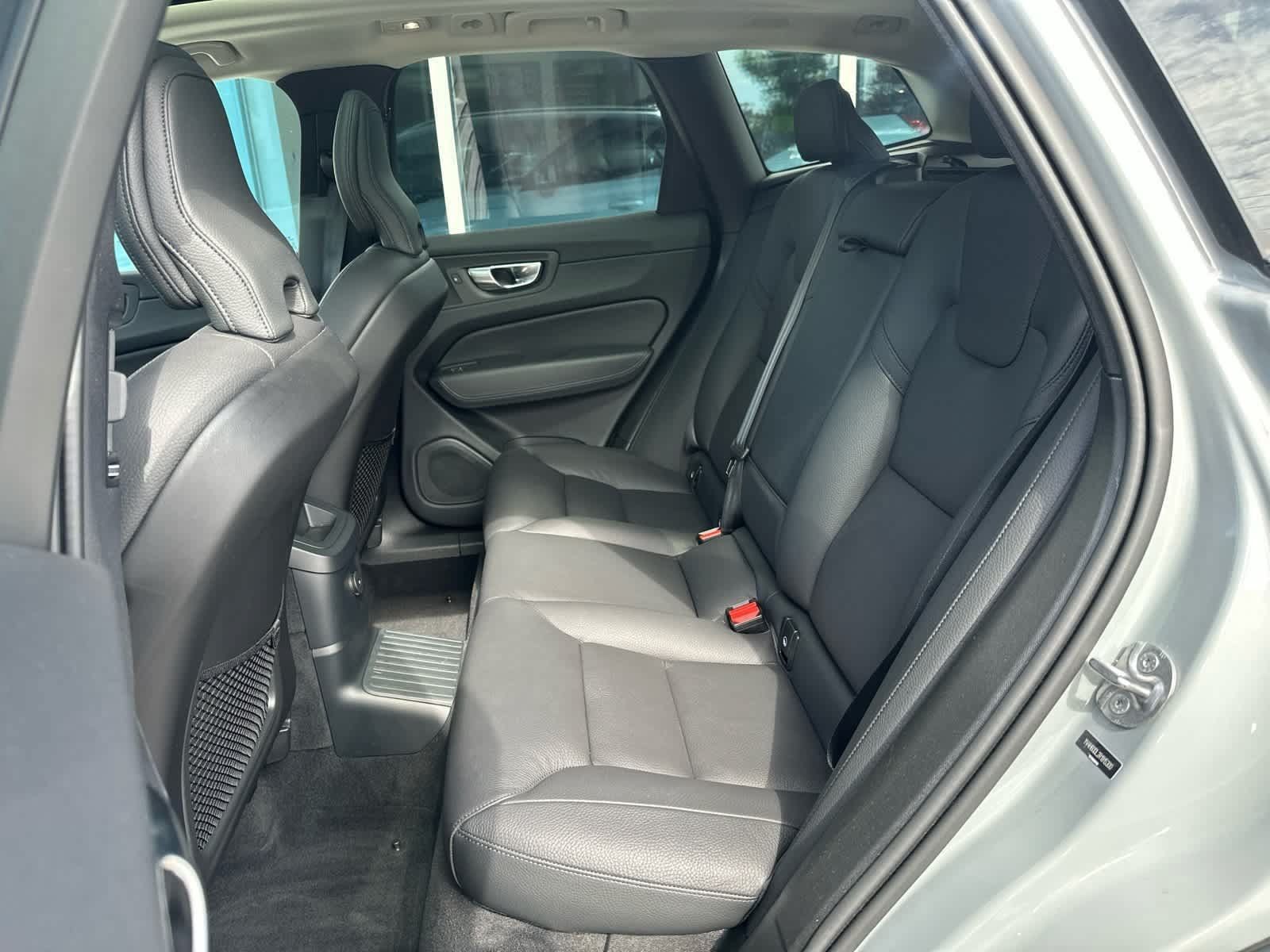 Used 2024 Volvo XC60 T8 Plus w/ Climate Package AWD/4WD image 16