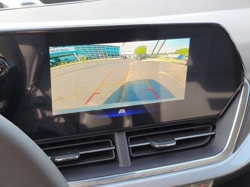 New 2026 Chevrolet Trax LT w/ LT Convenience Package FWD image 19