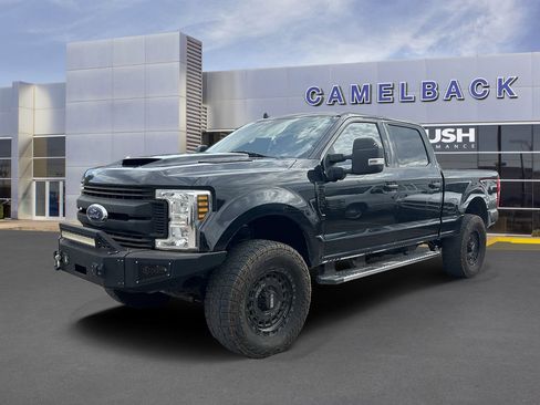 Used 2019 Ford F250 XLT w/ XLT Premium Package AWD/4WD image 2