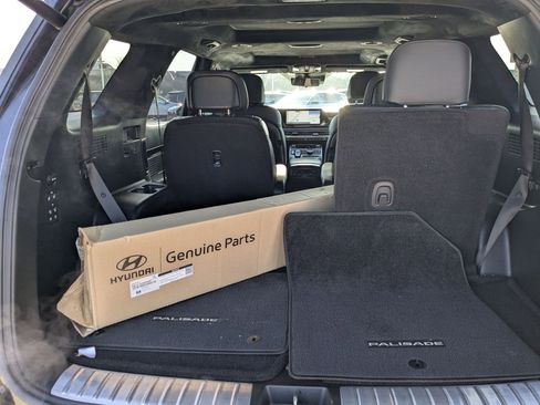 Used 2023 Hyundai Palisade Calligraphy image 36