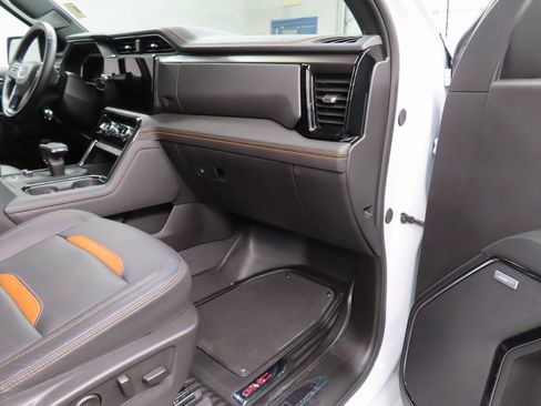 Used 2024 GMC Sierra 1500 AT4 w/ Technology Package image 35